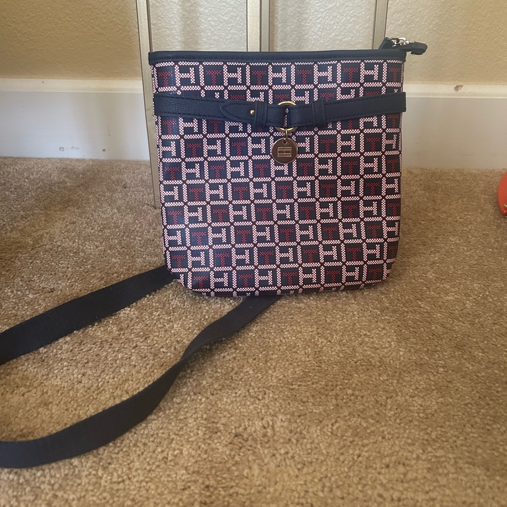 Chic Patterned Crossbody Bag in Black and Pink
